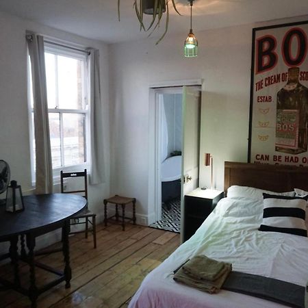 New! Castle View Studio Apartment Скарбъро Екстериор снимка