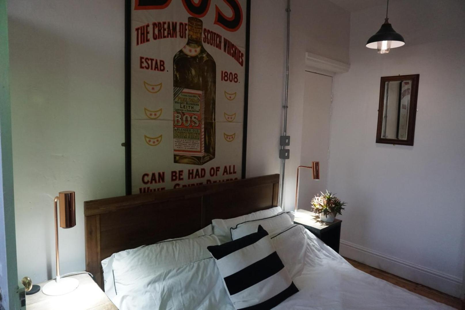 New! Castle View Studio Apartment Скарбъро Екстериор снимка