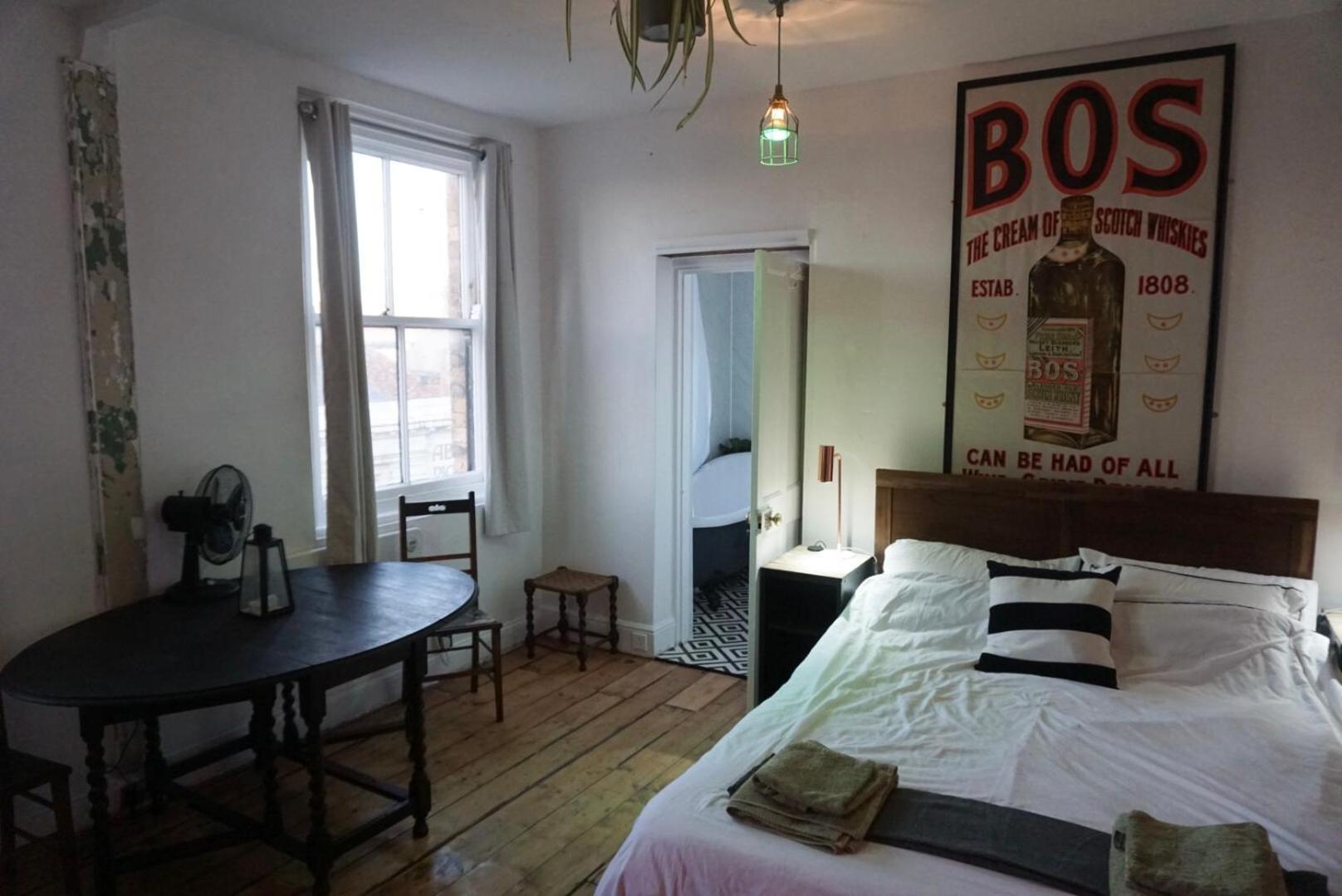 New! Castle View Studio Apartment Скарбъро Екстериор снимка
